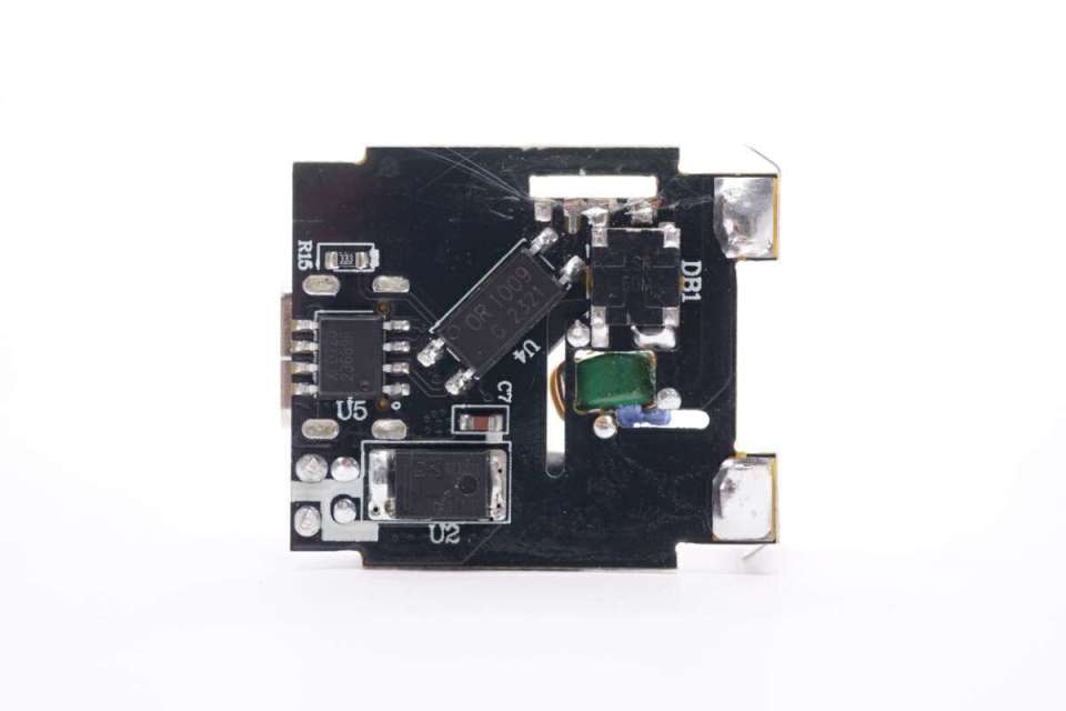 小巧迷你，iPhone 15新機(jī)用戶的理想伴侶 大麥30W氮化鎵快充拆解評測